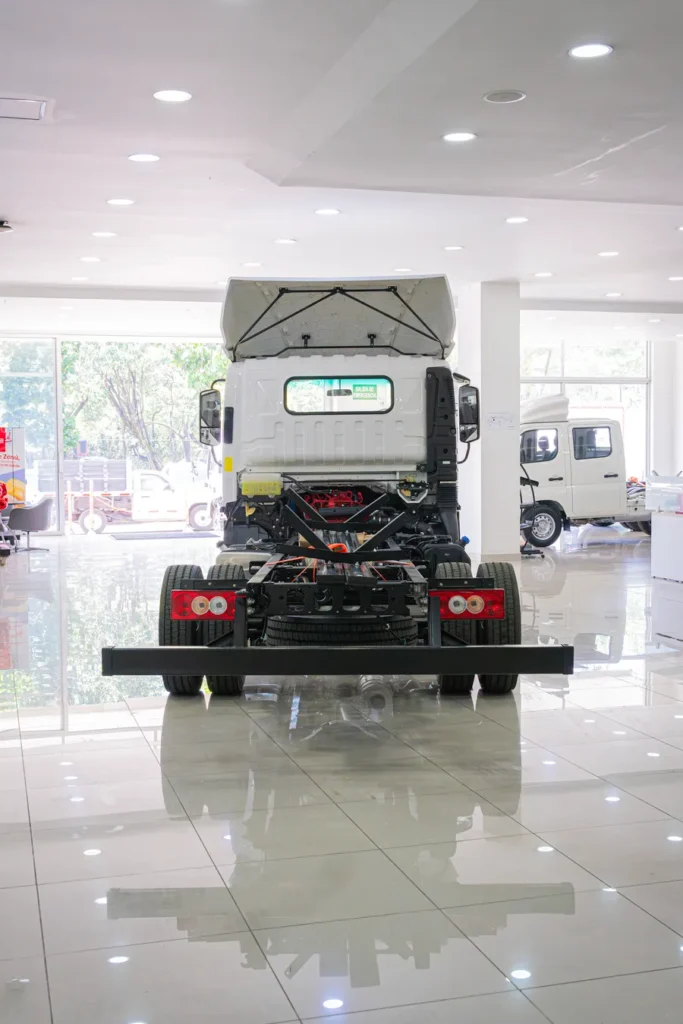 Foton FQR CUMMINS 6.0 TON — foto 5 de 8