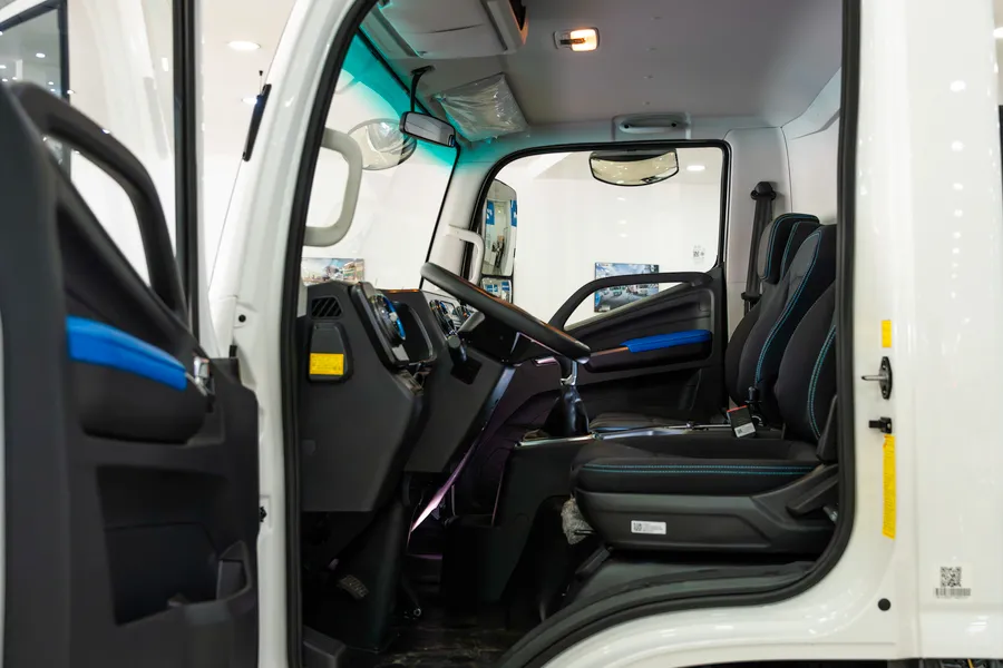 Foton FQR CUMMINS 6.0 TON — foto 8 de 8