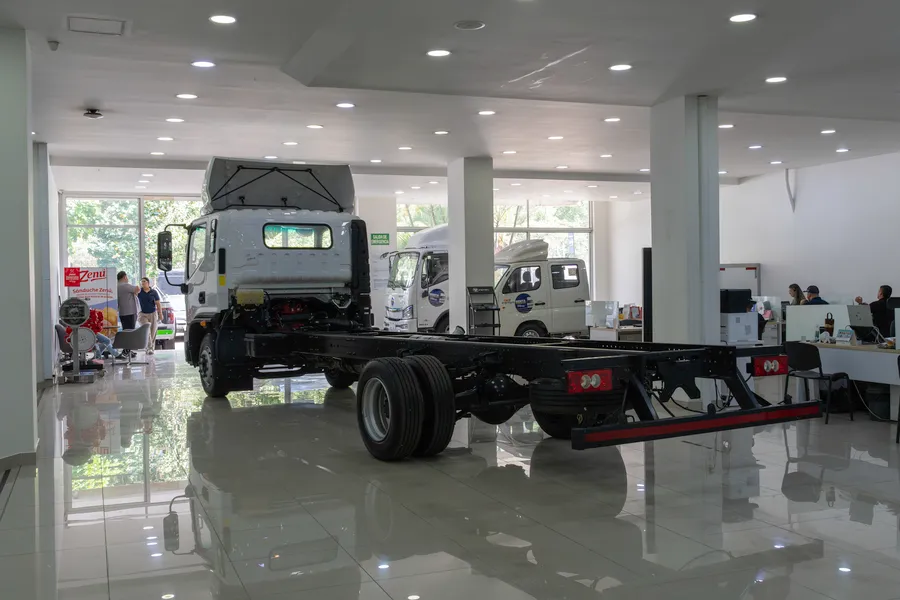 Foton FRR XL CUMMINS EURO 6 9.5 TON — foto 6 de 8